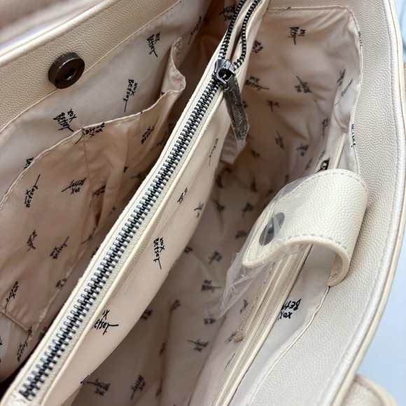 2025 Betsey Johnson Skull‎ Tote Bag HALLOWEEN Embossed Faux Leather Purse Cream - Picture 7 of 15